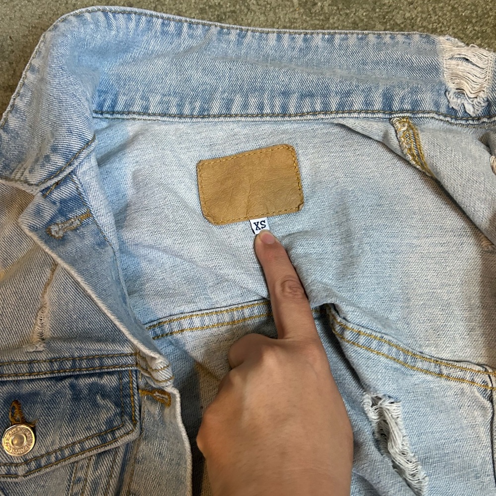 Distressed oversized denim jacket - Picture 5 of 5